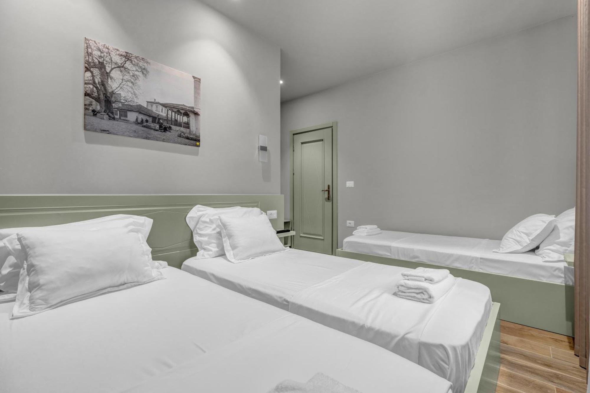 Villa Zoi A Stay To Remember I Located Inside The Castle Of Elbasan, On A Historic Roman Road Via Egnatia I Homemade Breakfast Extérieur photo