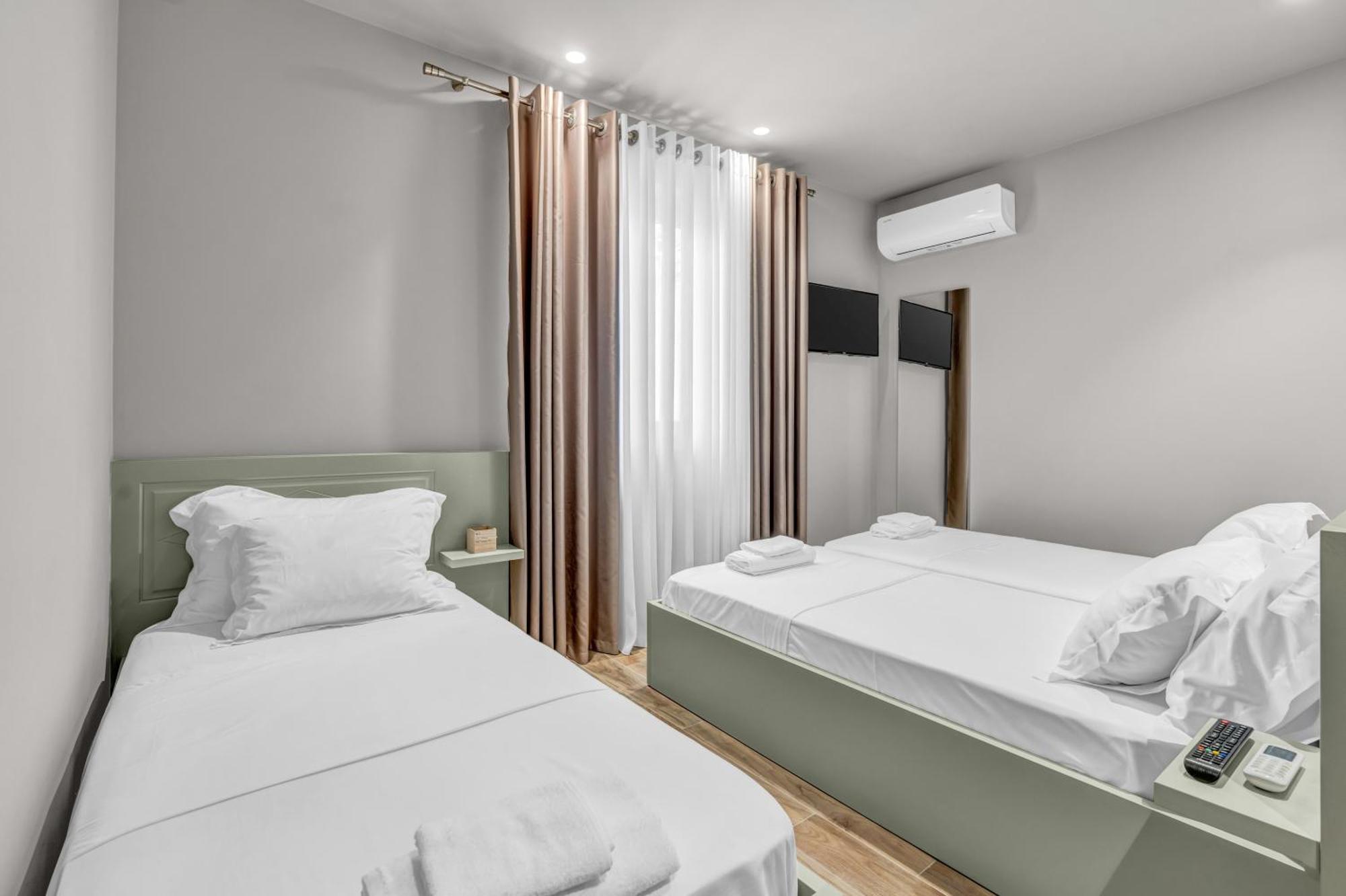 Villa Zoi A Stay To Remember I Located Inside The Castle Of Elbasan, On A Historic Roman Road Via Egnatia I Homemade Breakfast Extérieur photo