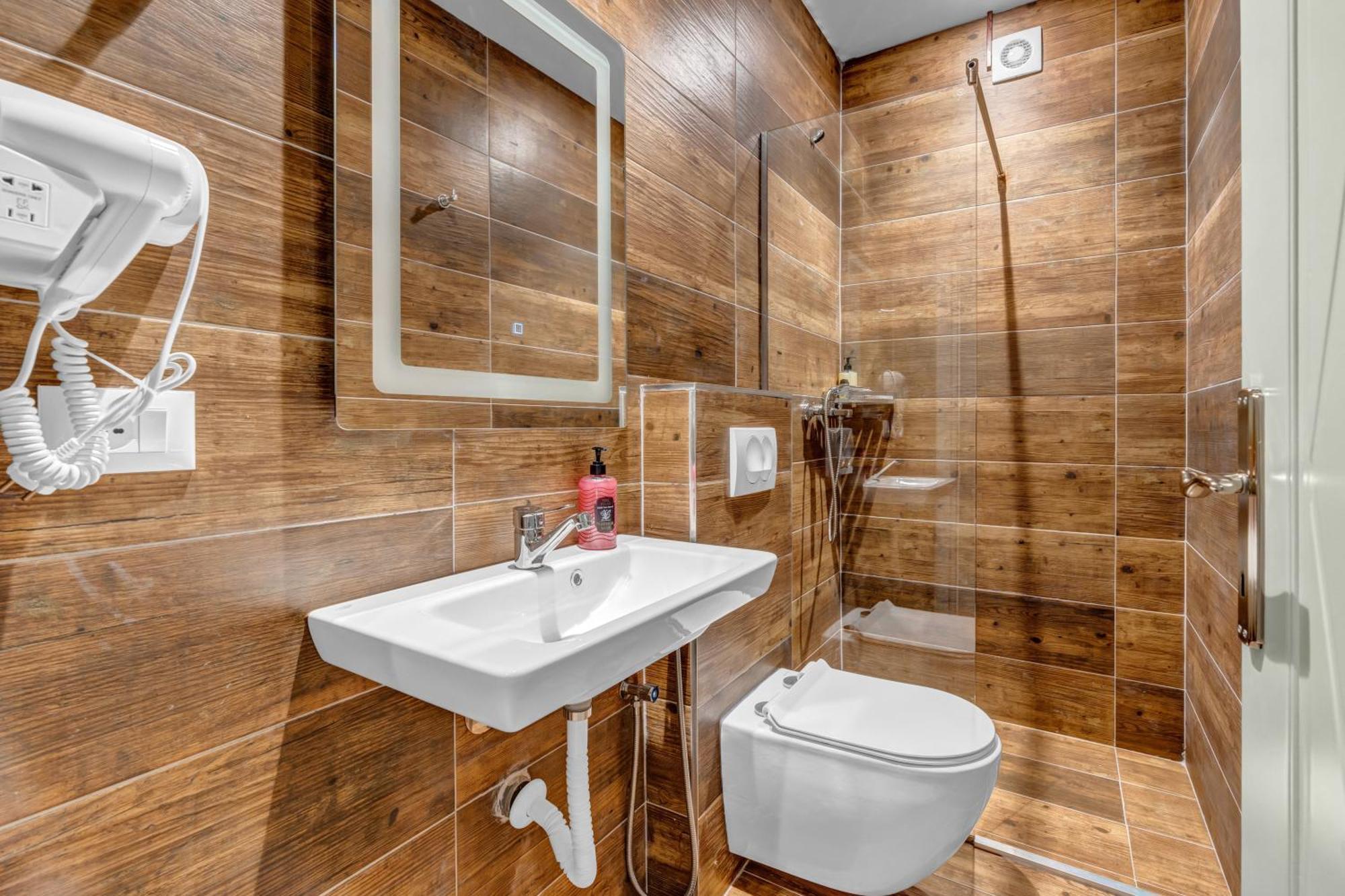 Villa Zoi A Stay To Remember I Located Inside The Castle Of Elbasan, On A Historic Roman Road Via Egnatia I Homemade Breakfast Extérieur photo